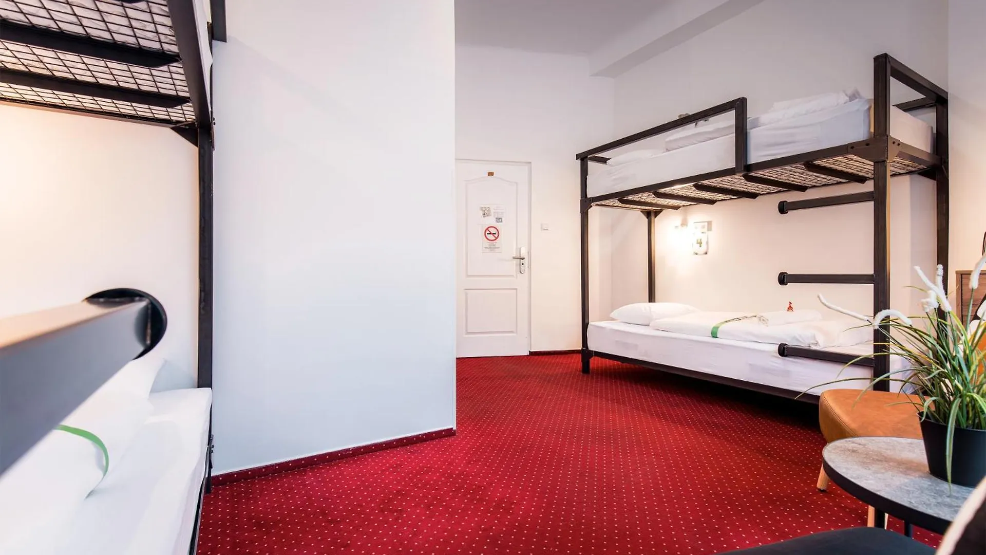 Maverick Ensuites Budapest Hungary